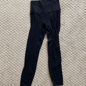 lulu leggings size 4! with black detail